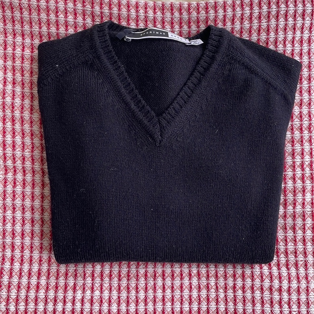 Sportmax (Max Mara) Black Wool V-neck Sweater, Size Medium